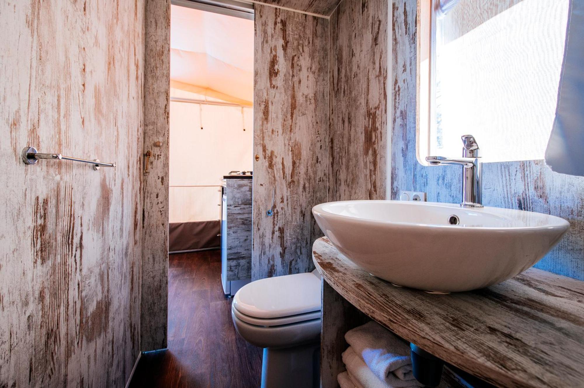 Zaton Holiday Resort Glamping Tents 宁 客房 照片